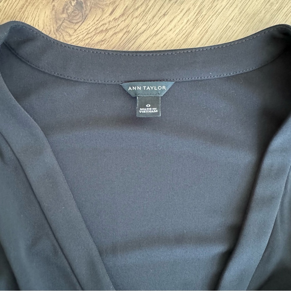 EUC - Ann Taylor - Black Wrap Dress Long Sleeve Deep V-neck - Picture 6 of 11
